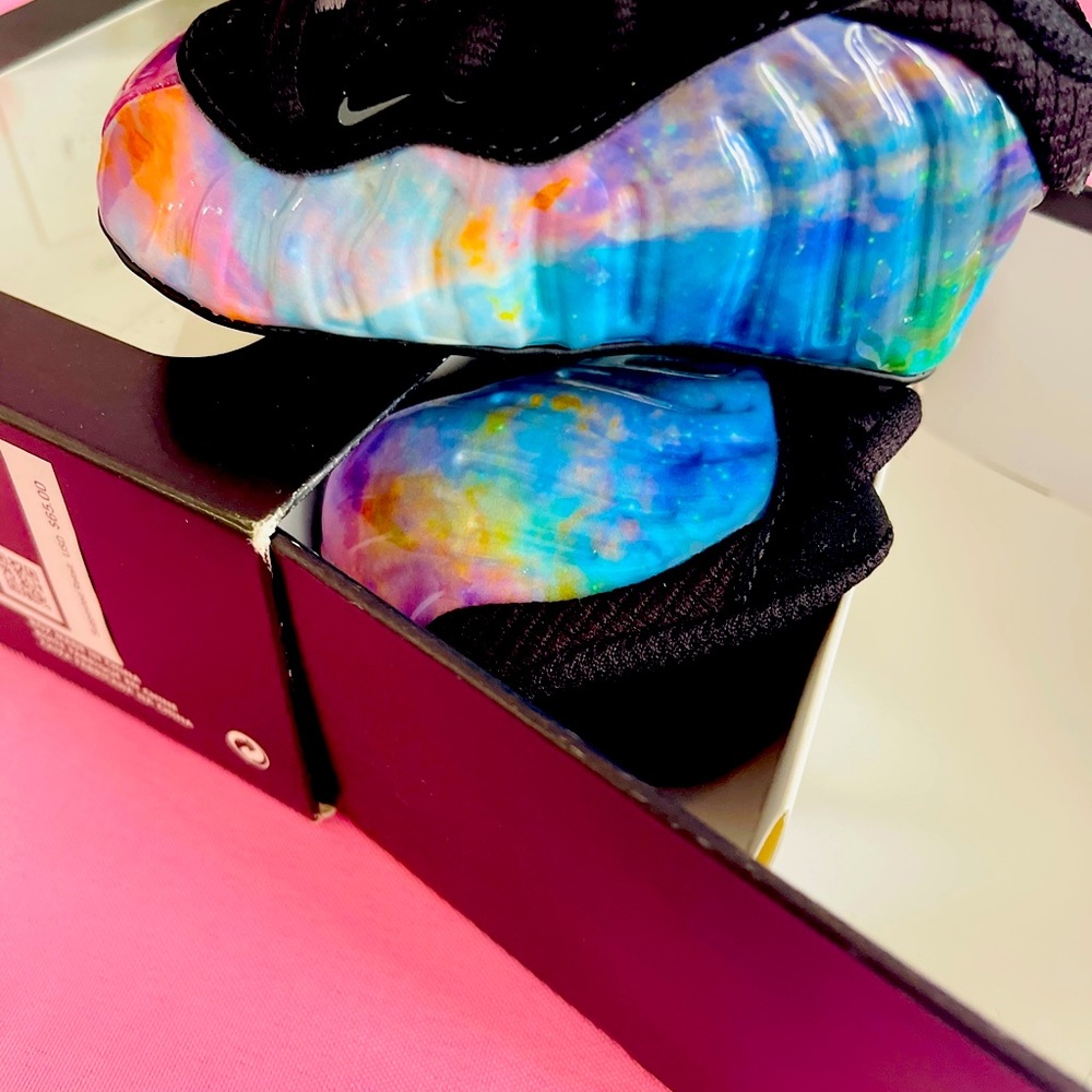 Infant Nike little posite